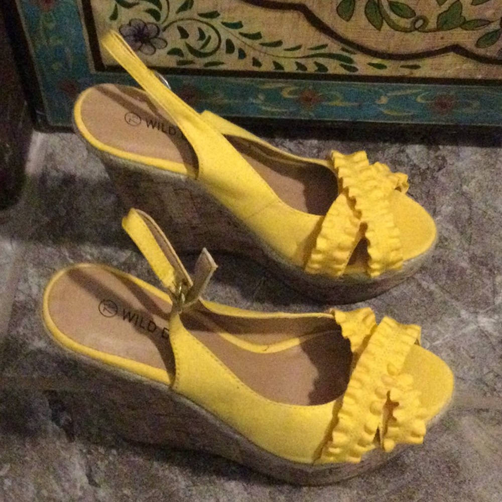 High heel sandals